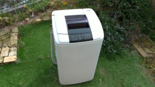 倉庫に保管していた洗濯機の清掃を致しました