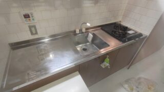 キッチンの簡易清掃・シール剥がしを行いました【広島市中区】