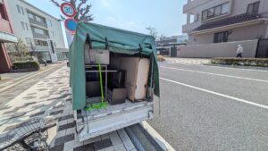 日市市にて3年ぶりのリピート依頼を受け、お引越し作業を行う「広島の便利屋 万（べんりや ばん）」。元消防士が1名で迅速・丁寧に対応。