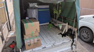 広島市にて、新社会人様のお引越しで冷蔵庫や洗濯機の運搬・取り付けを行う「広島の便利屋 万（べんりや ばん）」。作業員2名で安全・確実に対応。