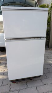 広島市にて、広島の便利屋 万（べんりや ばん）が清掃・販売する中古家電「アビテラックス 90L 2ドア冷蔵庫」。一人暮らしに最適です。