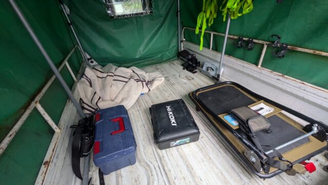 【広島市 安芸区】メゾネット階段から大型冷蔵庫を搬出!難所の家電運搬&エアコン取り外しも|広島の便利屋 万