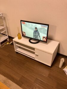 広島市西区にて、ベッドやテレビ台などの重い不用品を作業員3名体制で安全かつ30分の超スピードで回収する「便利屋 万（べんりや ばん）」。